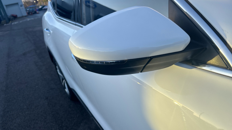 MG Hs 1.5 T-GDI Exclusive 5dr Petrol Hatchback